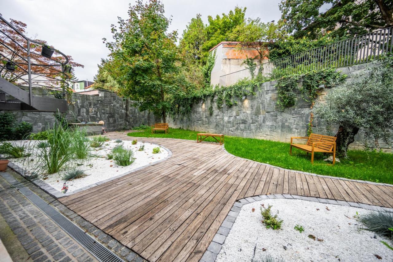 Design Rooms - Kvaternik Square Загреб Екстериор снимка